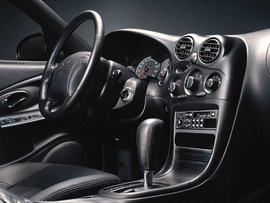  Hyundai Coupe 1996 года  (фото 2 из 9)